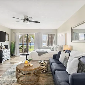 https://dlx-beach-studio-panama-city-beach-updated.panamacity-beachhotels.com